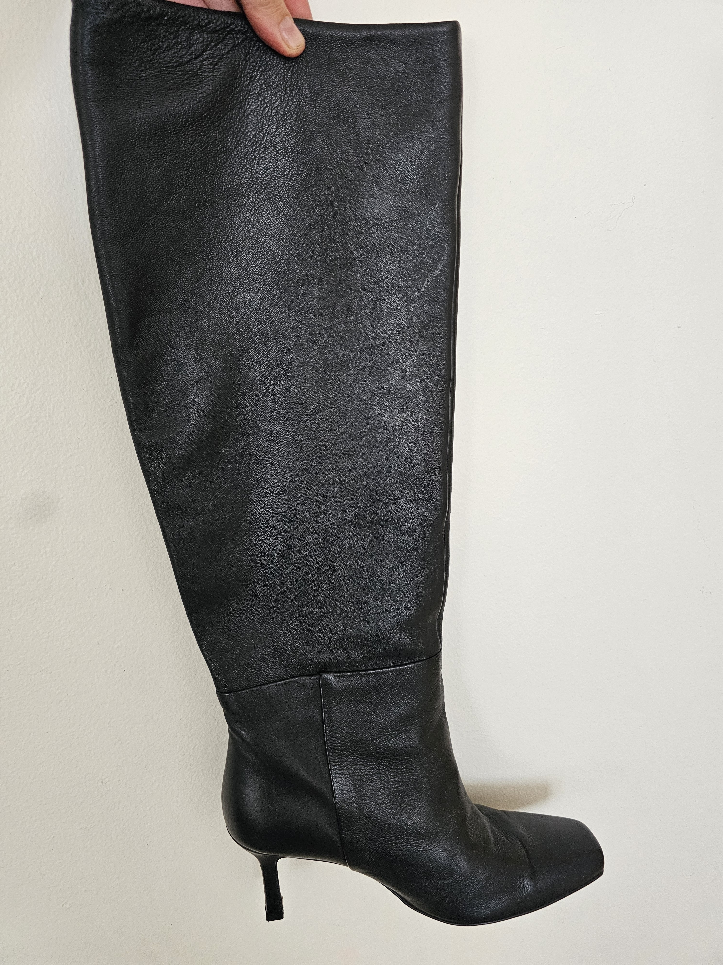 8 Black Leather Knee-High Stiletto Boots